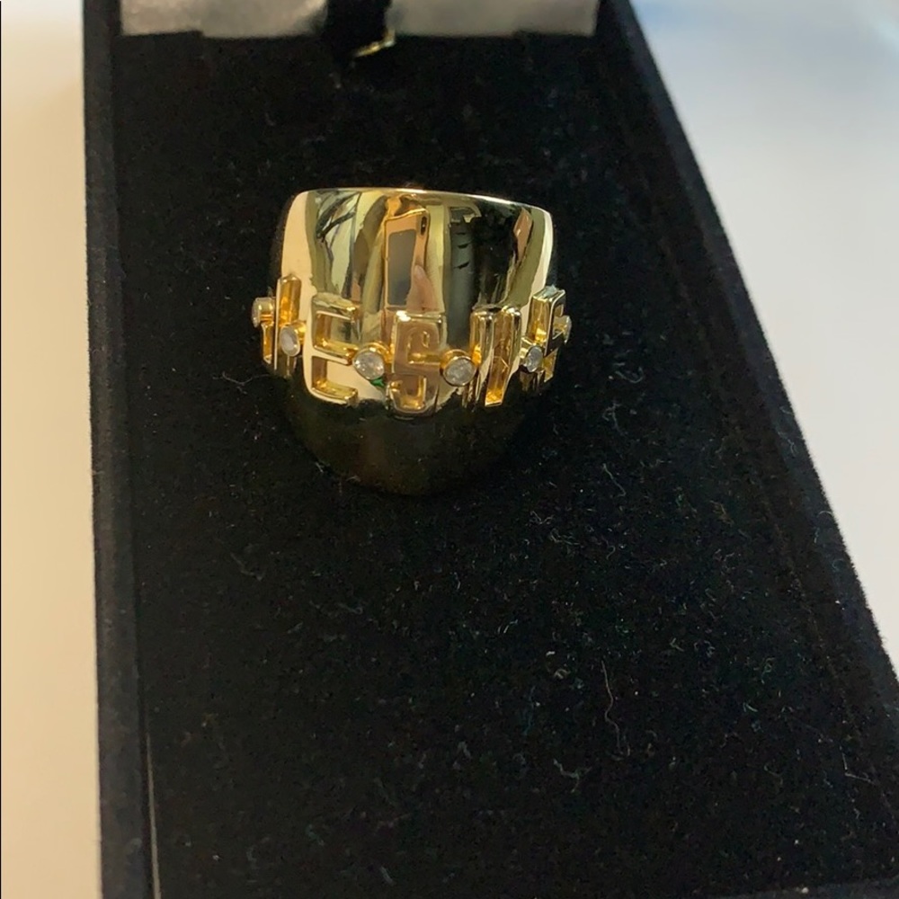 Yellow gold 18k and diamonds, ring size 8 .